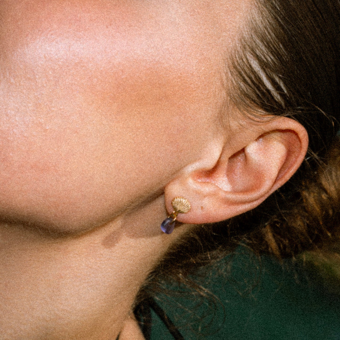 Fragments shell purple earrings
