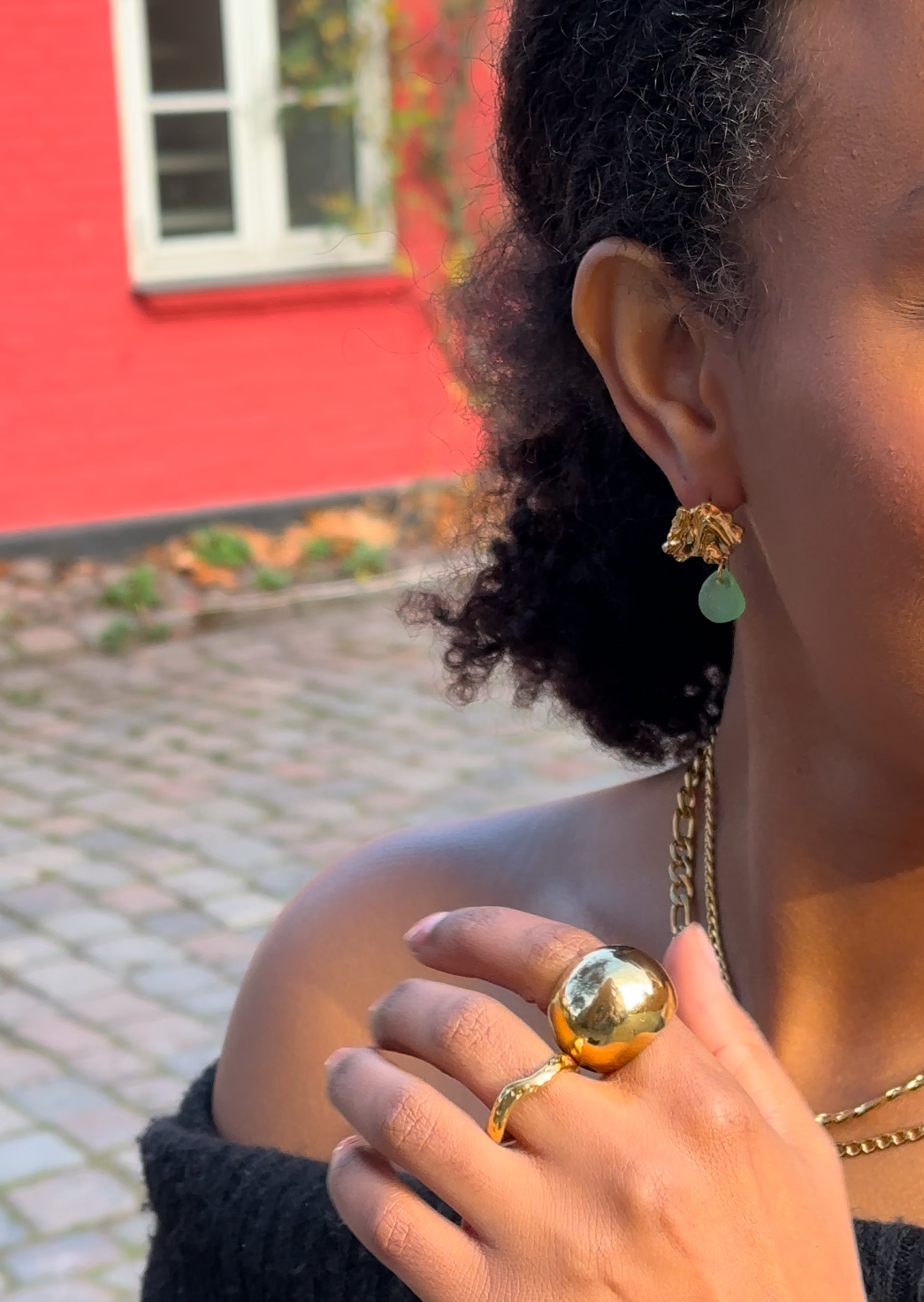 Elevate elegant ring