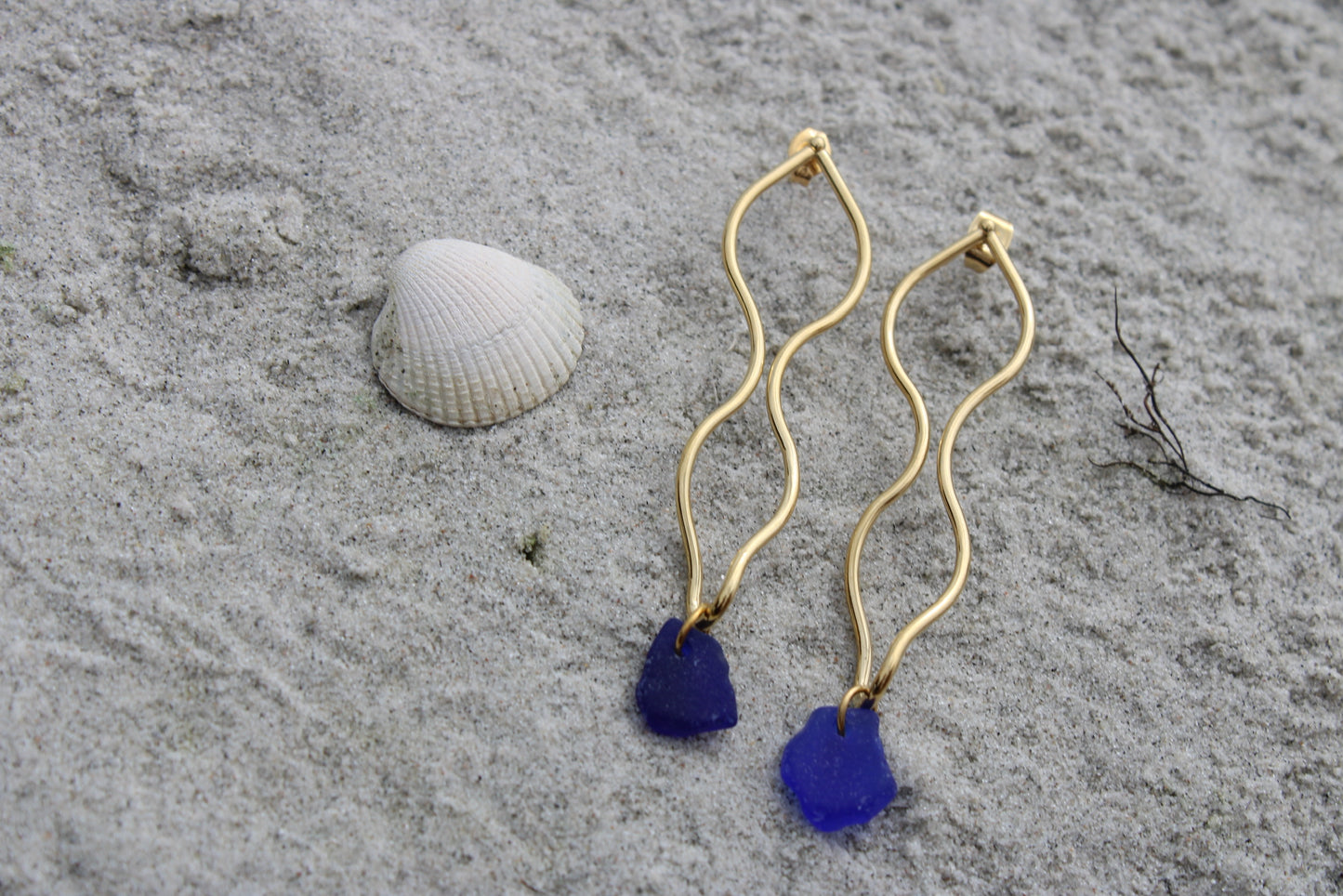 Wave earrings blue