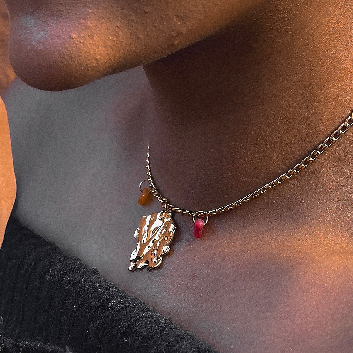 Elevate orange necklace