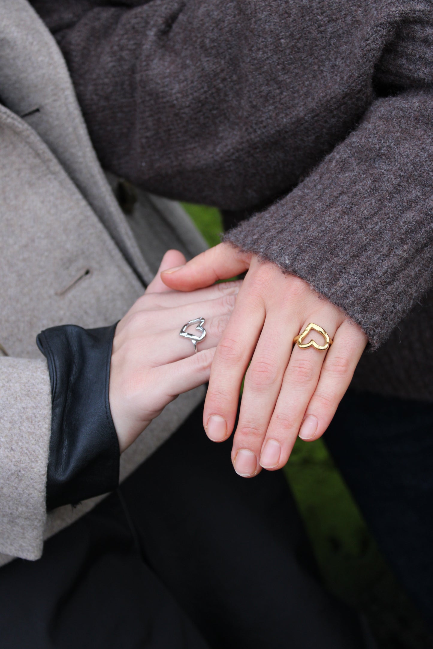 Valetina Wavy Heart ring
