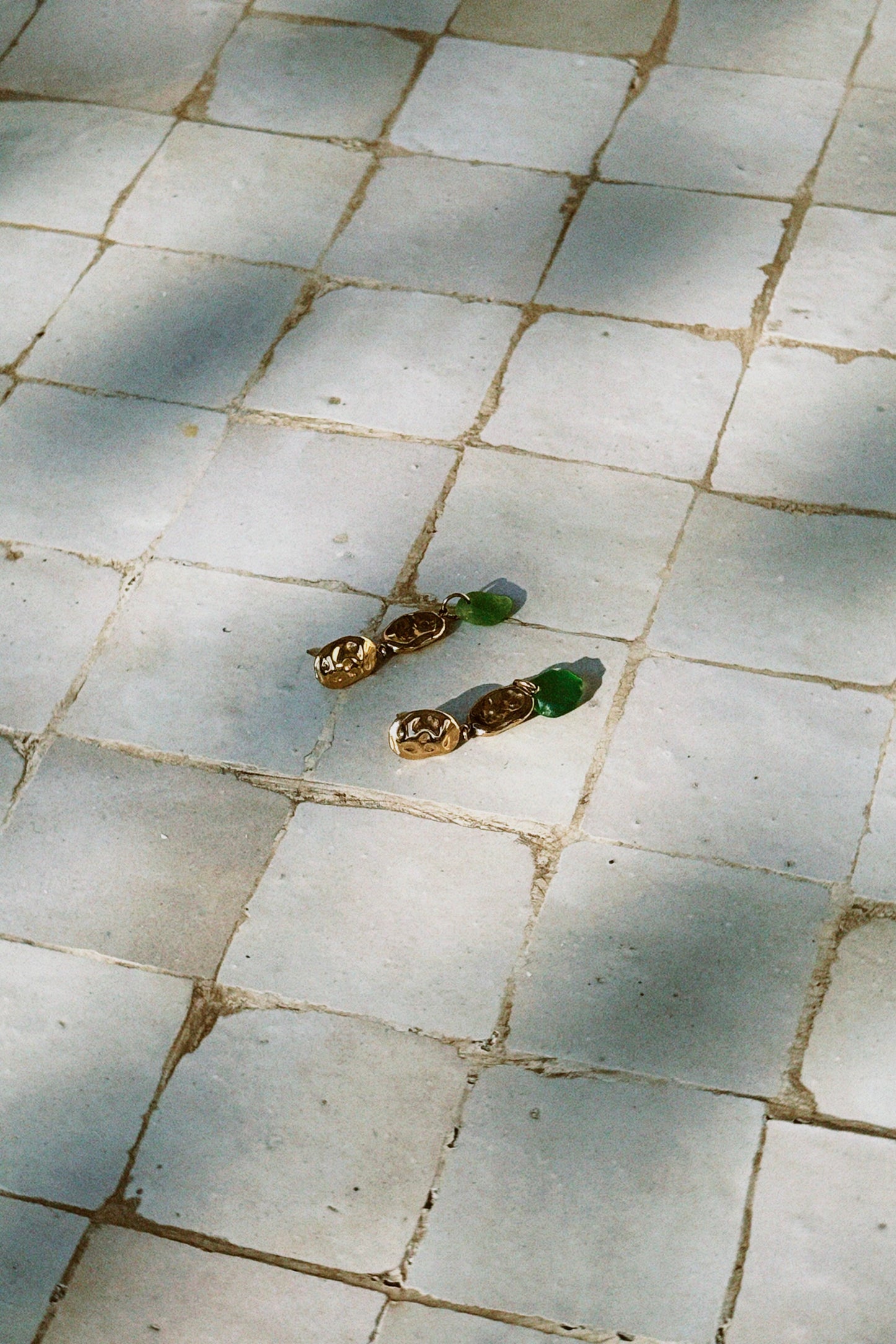 Cliff earrings green