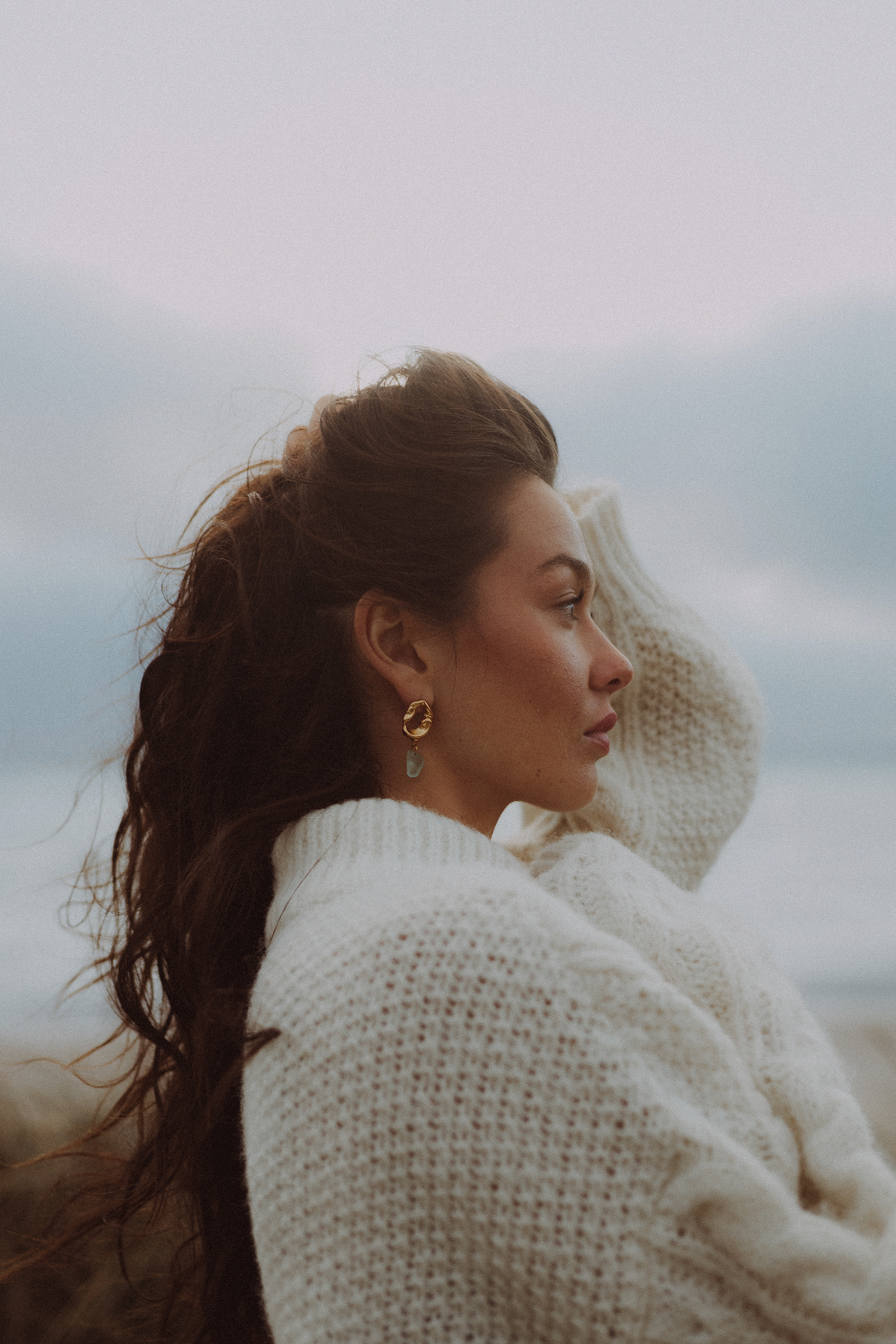 Blue Month Earrings White