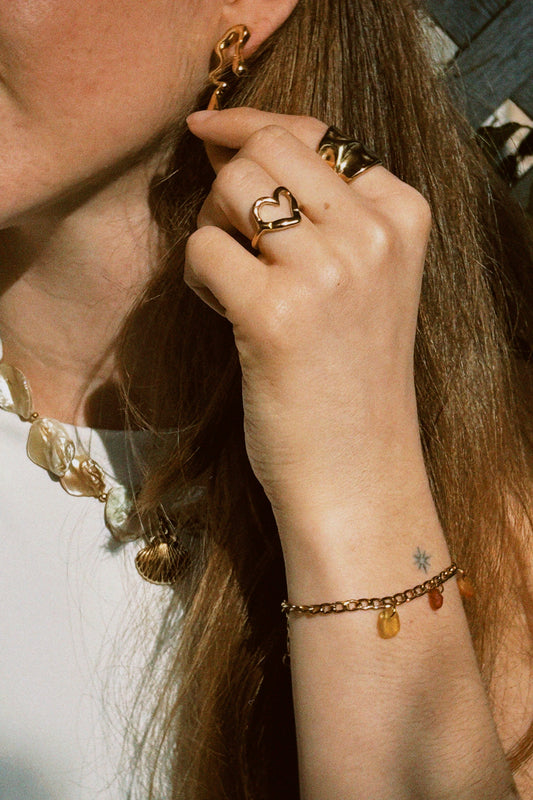 Valetina Wavy Heart ring