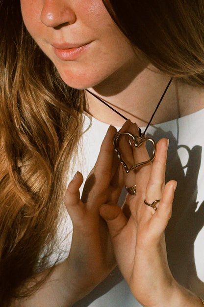 Valentina Wavy Heart choker